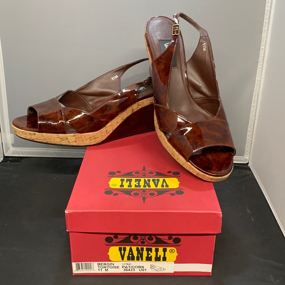 VANELI Brown Bergin Tortoise Patent Leather w/ Cork Wedges,  Size 11M